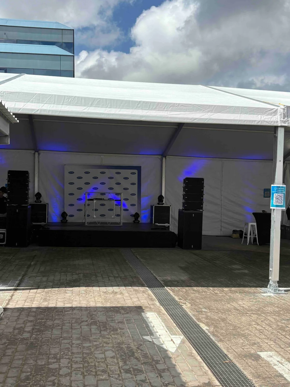 Escenario del 40 Aniversario de Carrier