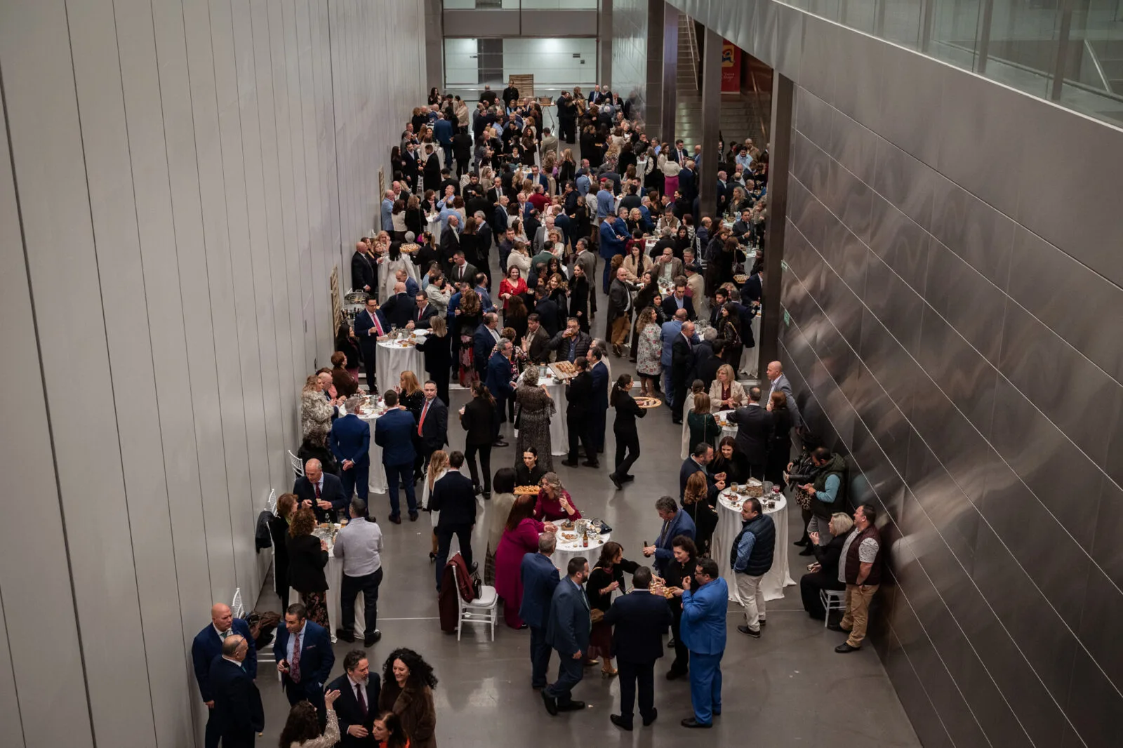 Invitados al 60 aniversario de empresa de Alsara en la galería