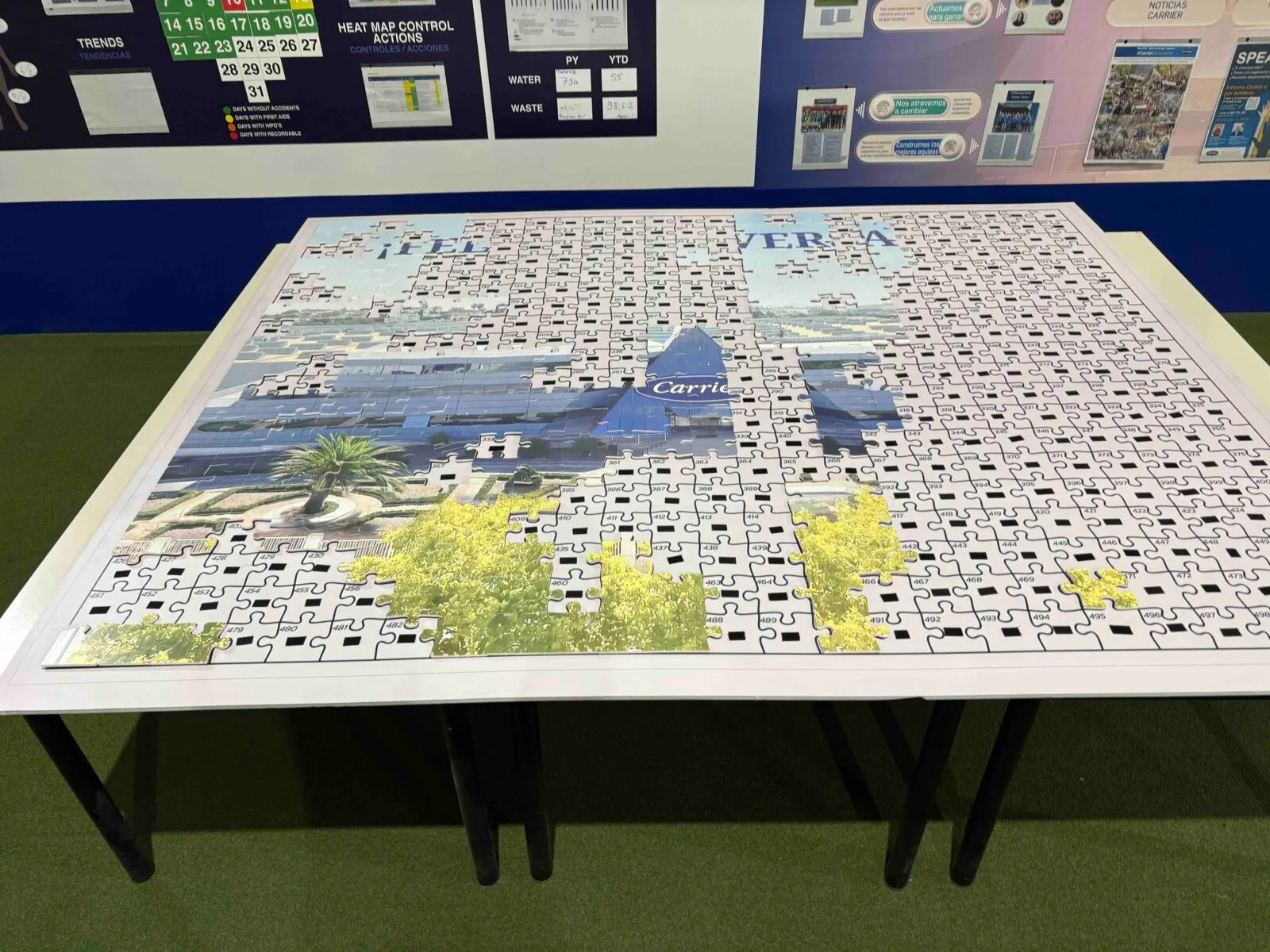 Puzzle Gigante conmemorativo del 40 Aniversario Carrier